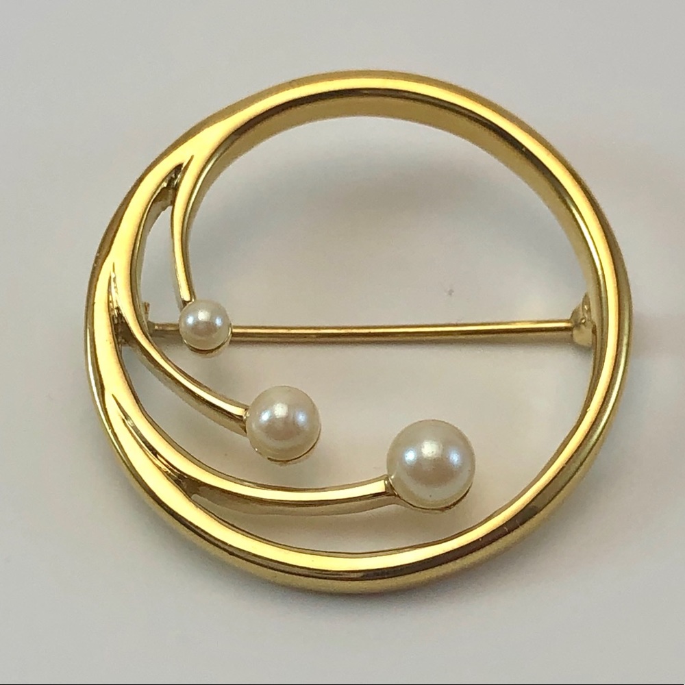 Monet Vintage Signed Gold Tone Faux Pearl Brooch